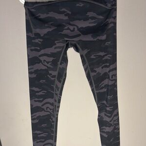 CRZ YOGA Black and Gray Leggings Modern Camo Style
